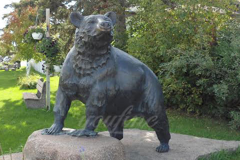 Героическая скульптура медведяиз на камине в искусстве для продажи