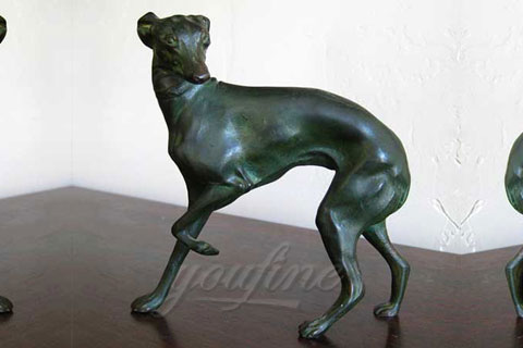 Декоративная скульптура собаки из бронзы в искусстве для продажи