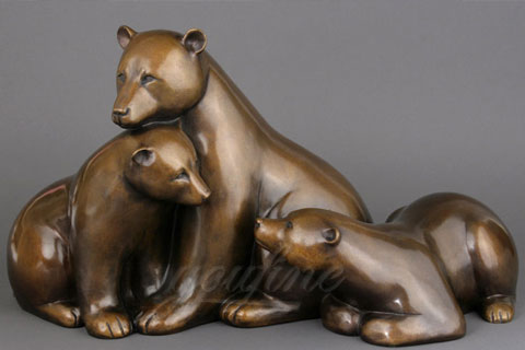 Порочная скульптура Три Медведя из бронзы в царском селе в искусстве