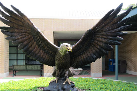 Скульптура орла в искусстве из бронзы