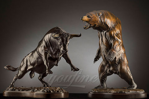 Храбрая скульптура Бой Бык против Медведя из бронзы в царском селе в искусстве
