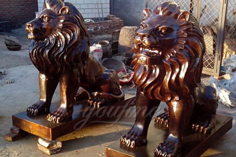 Уличная скульптура Сидящего Льва для декора
