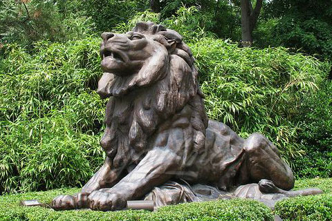 Уличные бронзовые львы для декора