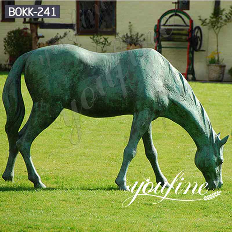 Античная бронзовая статуя пасущейся лошади в натуральную величину для продажи BOKK-241