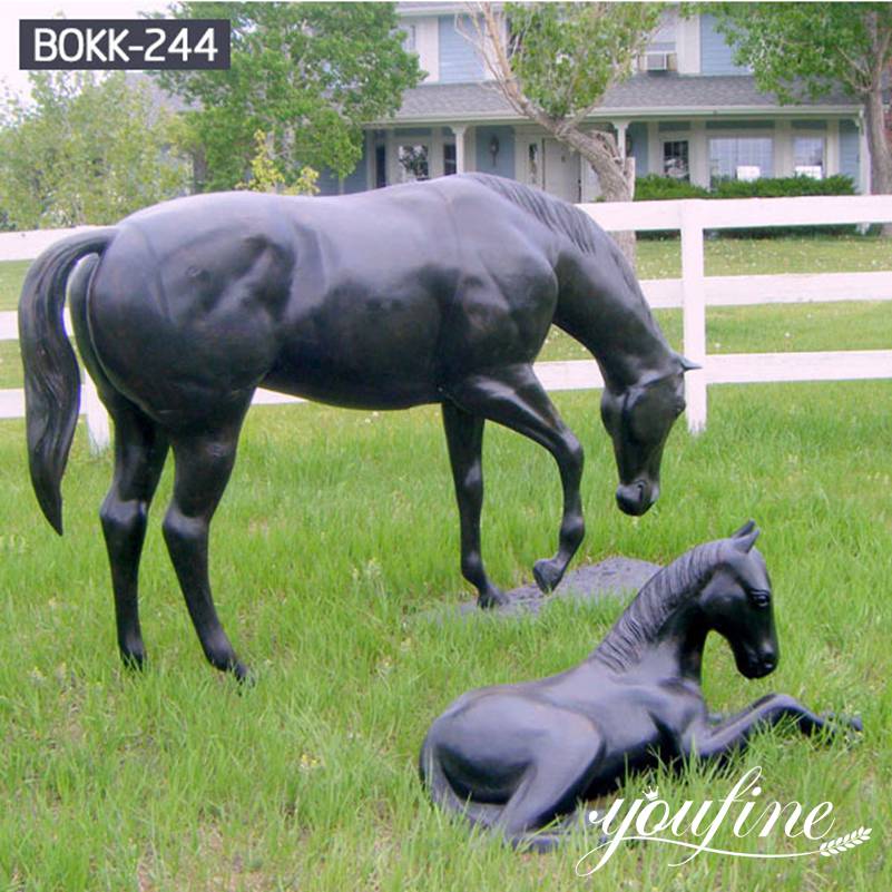 В натуральную величину Кобыла и кобылка Бронзовые Статуи пасущихся лошадей Поставщики BOKK-244