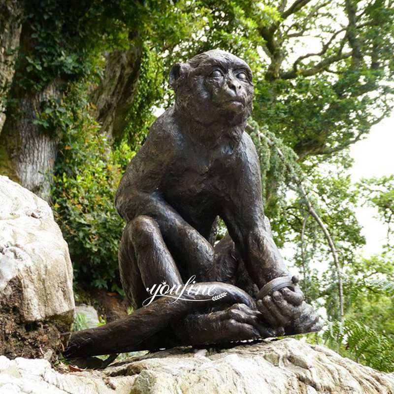 Бронзовая статуя обезьяны продается